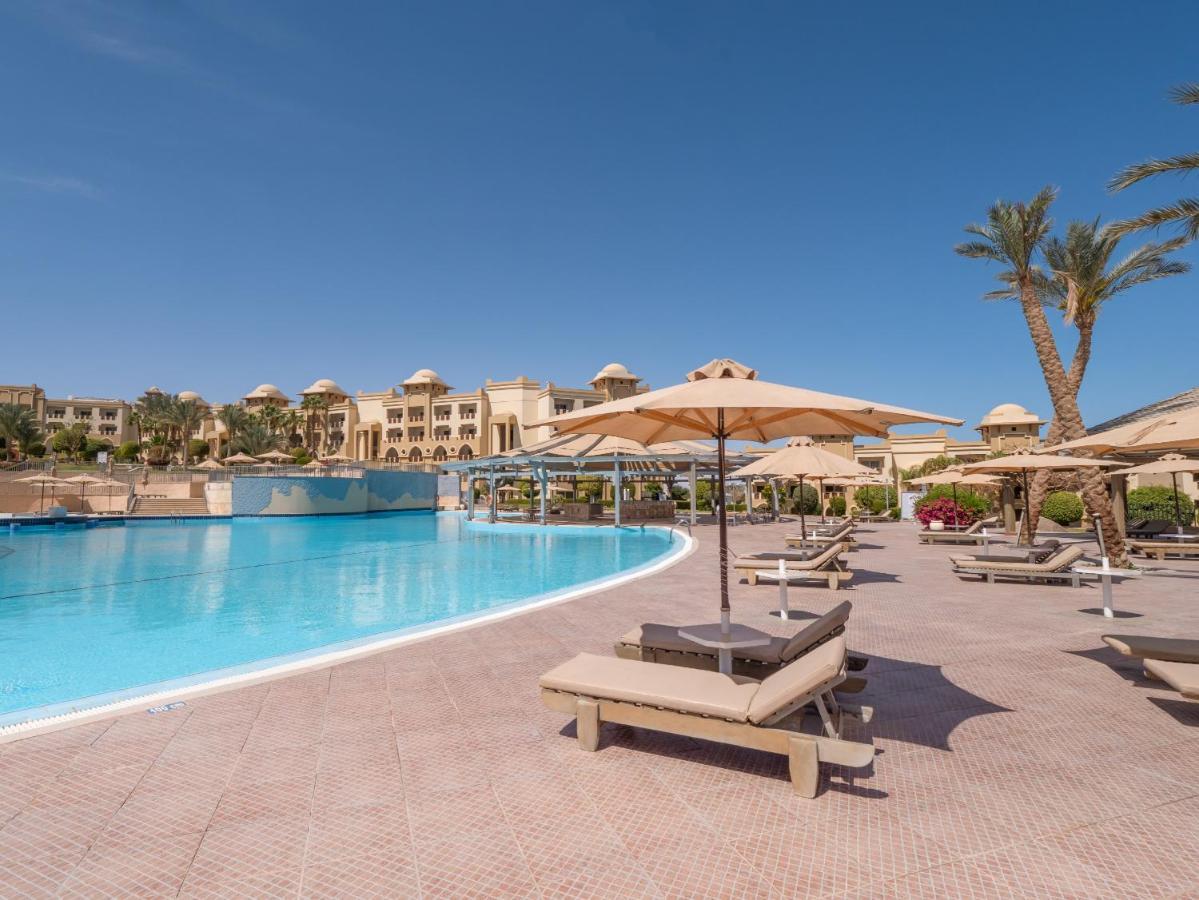 Serenity Alpha Beach - Ex Serenity Makadi Beach Eksteriør billede The swimming pool at the hotel
