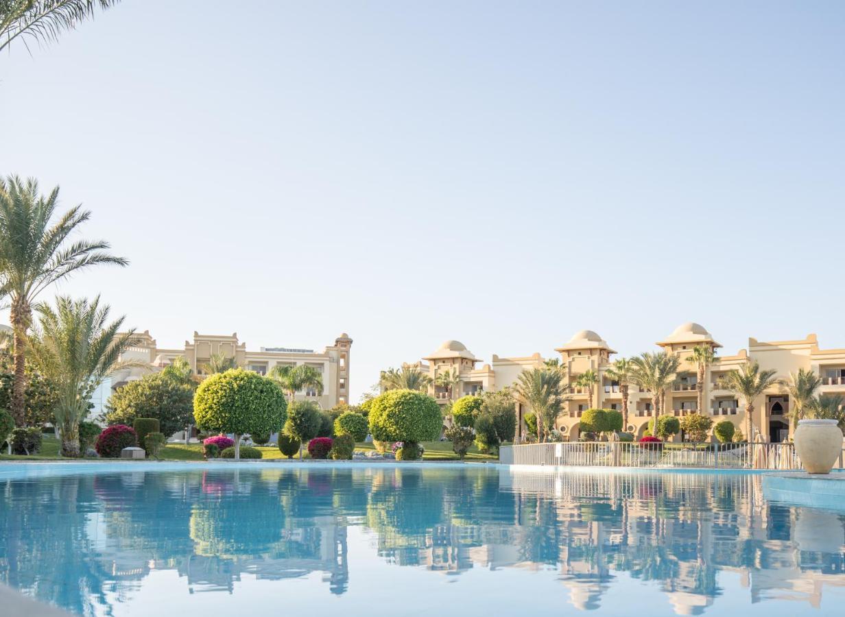 Serenity Alpha Beach - Ex Serenity Makadi Beach Eksteriør billede The resort's main pool