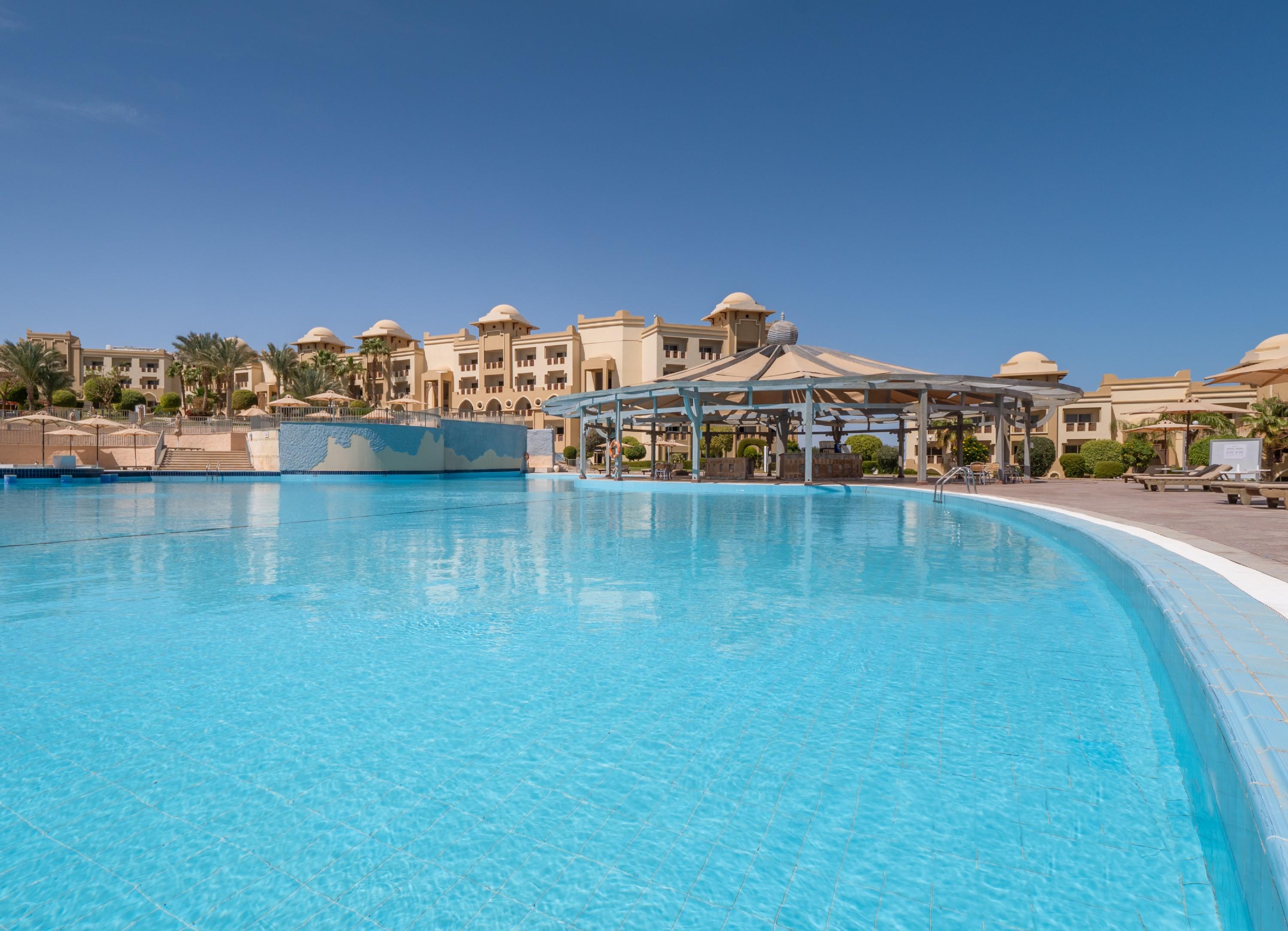 Serenity Alpha Beach - Ex Serenity Makadi Beach Eksteriør billede The swimming pool at the Hilton Sharm El Sheikh